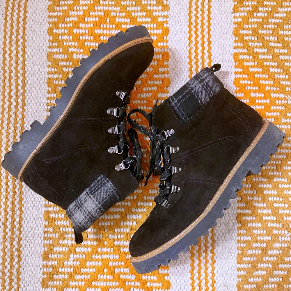Sonoma Women’s Lace Up Ankle boots 
Black, Size 8.5 Medium